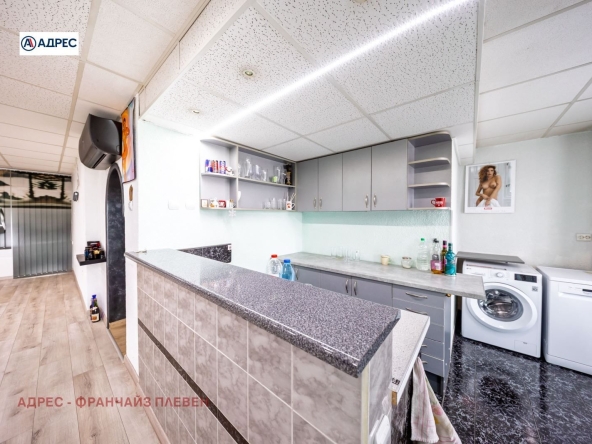 Тристаен апартамент в Плевен, Идеален център - 98 кв.м за 937 €/кв.м - Снимка #1