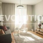 Дава се под наем Тристаен апартамент в София, Център - 100 кв.м за 1695.24 € - Снимка #1