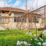 Къща в с. Обнова, Област Плевен - 1600 кв.м за 8 €/кв.м - Снимка #1