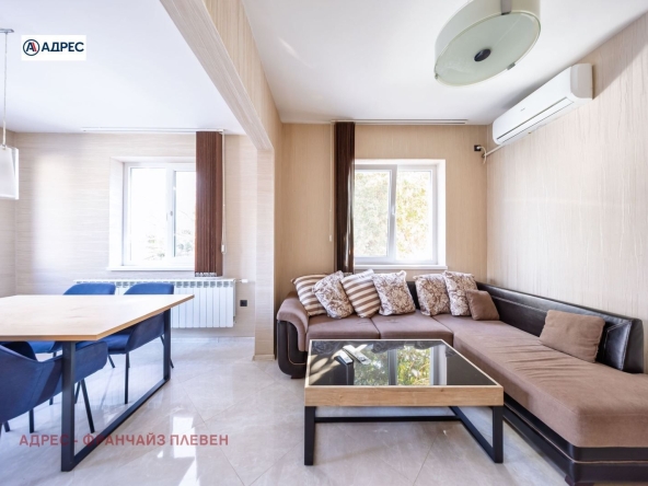 Тристаен апартамент в Плевен, Идеален център - 75 кв.м за 1224 €/кв.м - Снимка #1