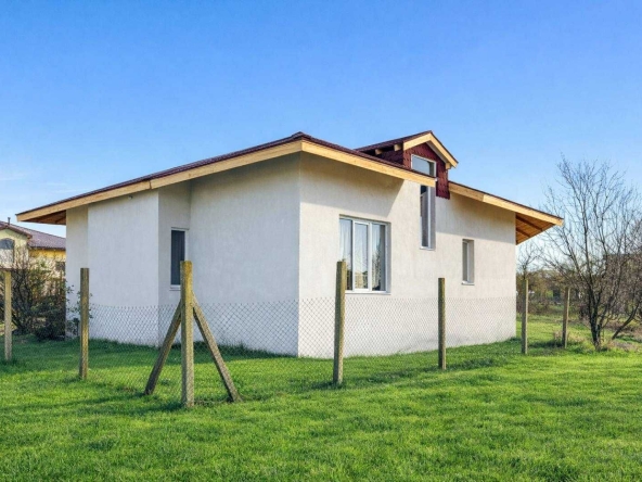 Къща в с. Царичино, Област Добрич - 192 кв.м за 399 €/кв.м - Снимка #1