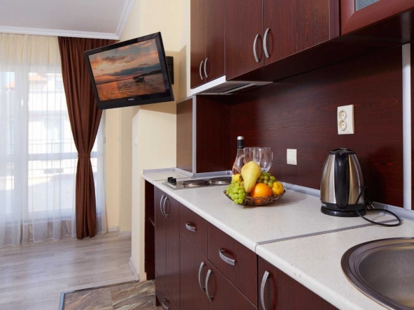 Двустаен апартамент в Несебър - 77 кв.м за 1376 €/кв.м - Снимка #1