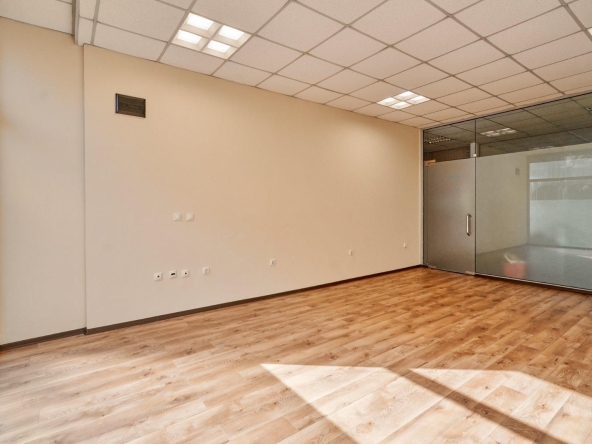 Дава се под наем Офис в София, Изток - 30 кв.м за 450 € - Снимка #1