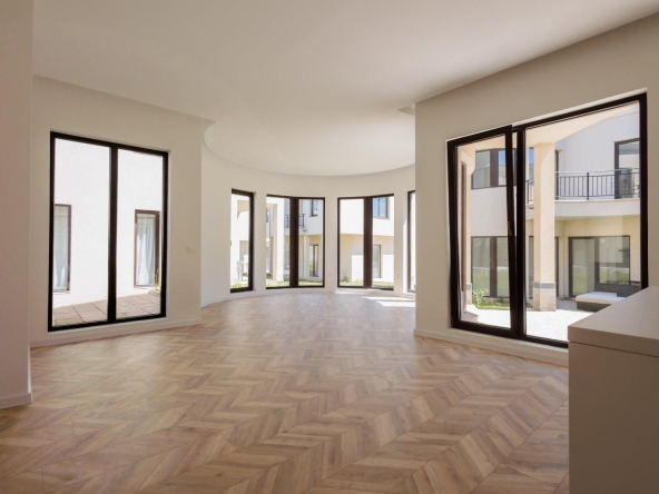 Къща в Бургас, Сарафово - 165 кв.м за 1940 €/кв.м - Снимка #1