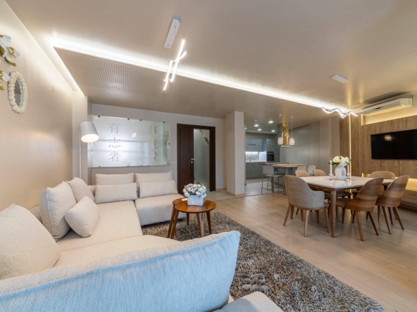 Дава се под наем Мезонет в к.к. Св.Св. Константин и Елена - 174 кв.м за 1800 € - Снимка #1