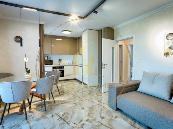 Дава се под наем Тристаен апартамент в Варна, Галата - 90 кв.м за 950 € - Снимка #1