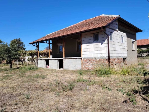 Къща в с. Славовица, Област Плевен - 100 кв.м за 153 €/кв.м - Снимка #1