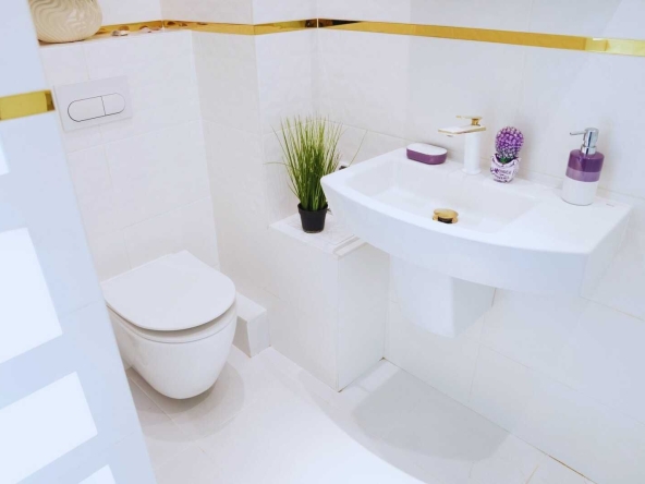 Дава се под наем Тристаен апартамент в София, Красно село - 92 кв.м за 663 € - Снимка #1