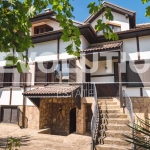 Дава се под наем Къща в с. Приселци, Област Варна - 300 кв.м за 2000 € - Снимка #1