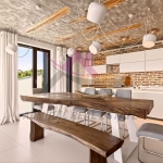 Дава се под наем Четиристаен апартамент в Варна, Бриз - 185 кв.м за 2800 € - Снимка #1