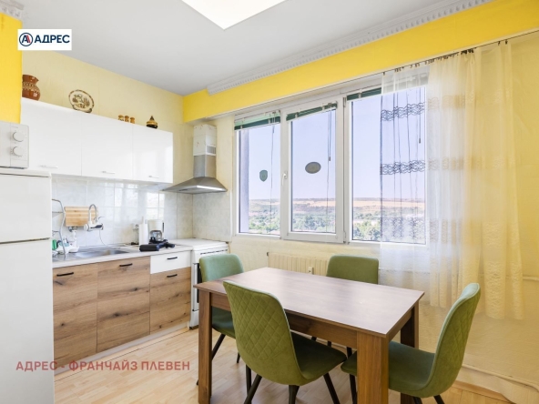 Тристаен апартамент в Плевен, Сторгозия - 75 кв.м за 1067 €/кв.м - Снимка #1