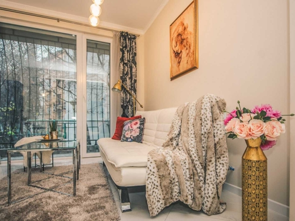 Дава се под наем Двустаен апартамент в София, Зона Б-19 - 78 кв.м за 448.8 € - Снимка #1