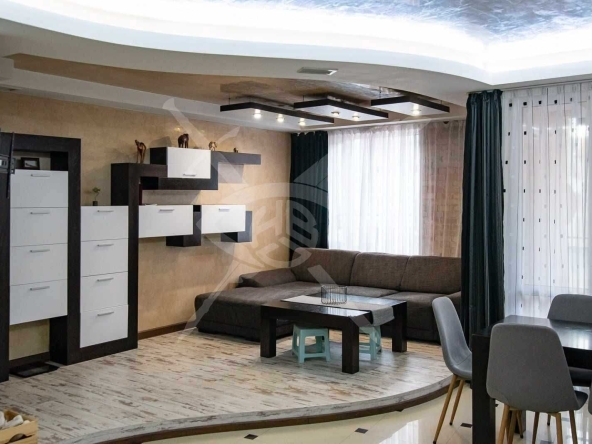 Дава се под наем Тристаен апартамент в Пловдив, Кючук Париж - 90 кв.м за 598.23 € - Снимка #1