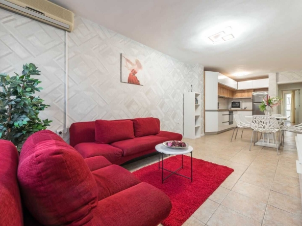 Тристаен апартамент в Варна, Окръжна болница - 100 кв.м за 1454 €/кв.м - Снимка #1
