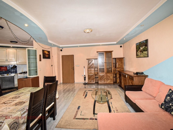 Дава се под наем Тристаен апартамент в София, Стрелбище - 96 кв.м за 597.21 € - Снимка #1