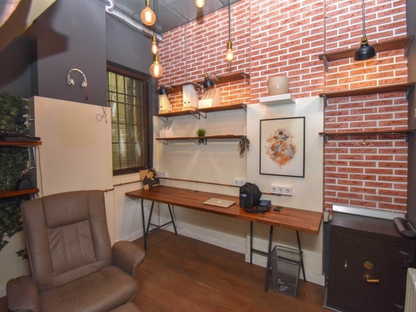 Дава се под наем Магазин в София, Център - 50 кв.м за 1390 € - Снимка #1