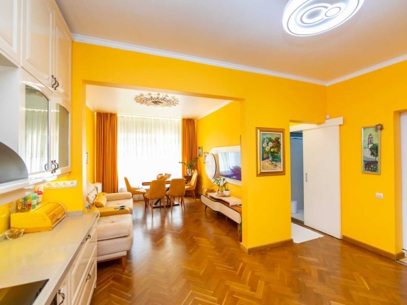 Дава се под наем Четиристаен апартамент в София, Изток - 115 кв.м за 350 € - Снимка #1