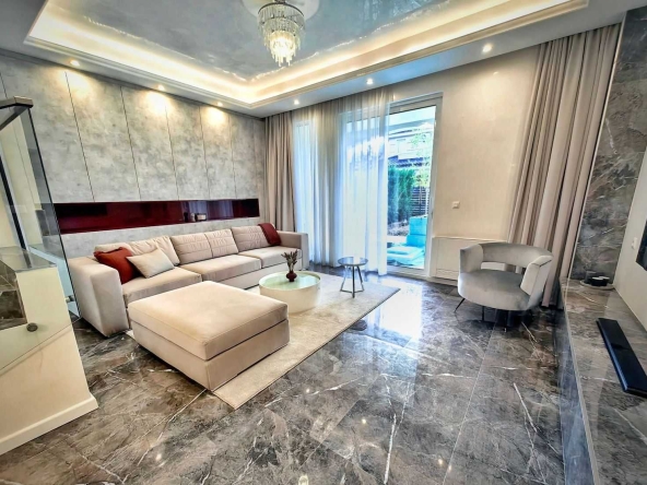 Къща в Пловдив, Остромила - 302 кв.м за 1524 €/кв.м - Снимка #1