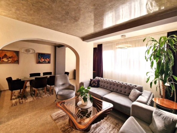 Тристаен апартамент в Пловдив, Тракия - 118 кв.м за 1949 €/кв.м - Снимка #1