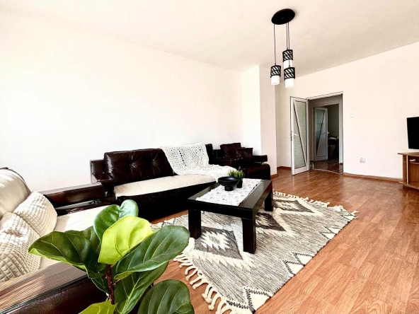 Тристаен апартамент в Шумен, Пазара - 92 кв.м за 1026 €/кв.м - Снимка #1