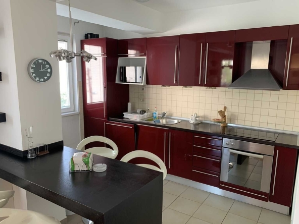 Дава се под наем Тристаен апартамент в Пловдив, Тракия - 96 кв.м за 350 € - Снимка #1