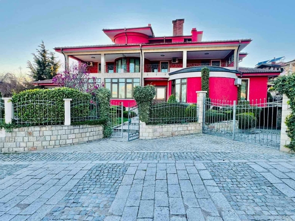 Парцел в Карлово - 1300 кв.м за 628 €/кв.м - Снимка #1