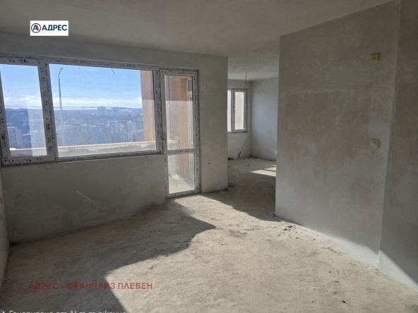 Тристаен апартамент в Плевен, Дружба 2 - 112 кв.м за 774 €/кв.м - Снимка #1