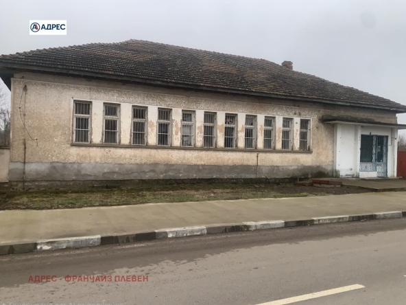 Склад в с. Горна Митрополия, Област Плевен - 250 кв.м за 164 €/кв.м - Снимка #1