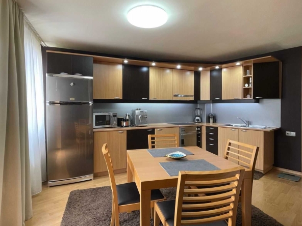 Двустаен апартамент в Плевен, Идеален център - 85 кв.м за 2589 €/кв.м - Снимка #1