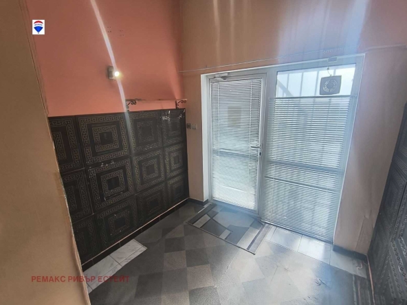 Магазин в Русе, Широк център - 7 кв.м за 1615 €/кв.м - Снимка #1