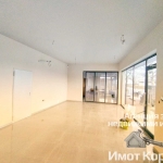 Дава се под наем Магазин в Асеновград - 88 кв.м за 698.19 € - Снимка #1