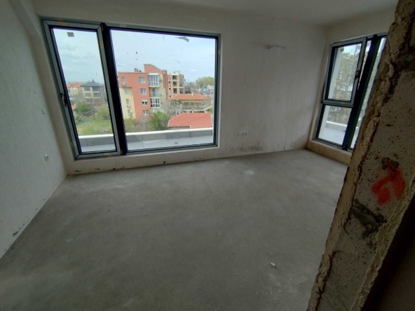 Тристаен апартамент в Варна, Бриз - 101 кв.м за 1010 €/кв.м - Снимка #1