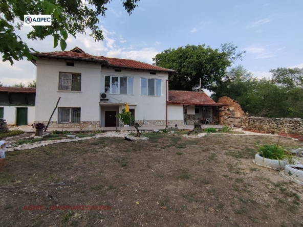 Къща в с. Пелишат, Област Плевен - 170 кв.м за 577 €/кв.м - Снимка #1