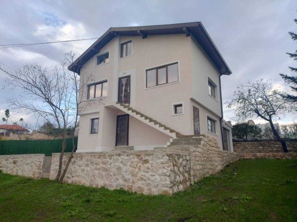 Къща в с. Осеново, Област Варна - 192 кв.м за 964 €/кв.м - Снимка #1