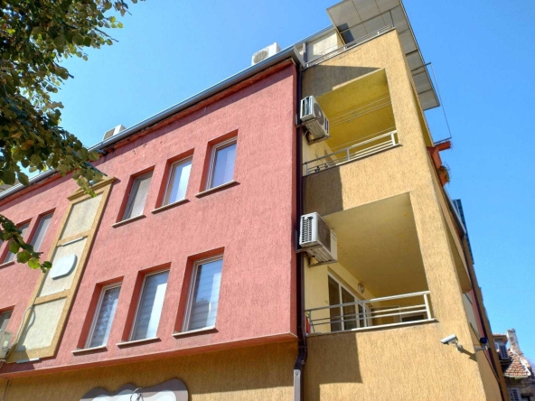 Двустаен апартамент в Варна, Център - 67 кв.м за 1667 €/кв.м - Снимка #1