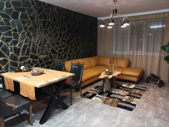 Двустаен апартамент в Шумен, Пазара - 72 кв.м за 921 €/кв.м - Снимка #1