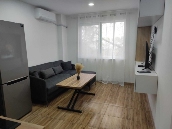 Дава се под наем Тристаен апартамент в Бургас, Зорница - 80 кв.м за 459 € - Снимка #1