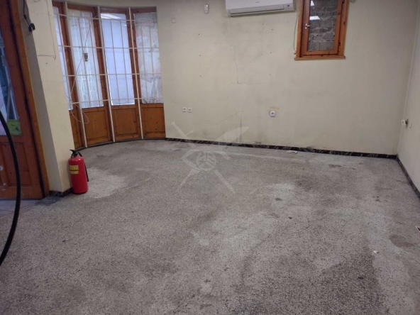 Магазин в Бургас, Славейков - 65 кв.м за 662 €/кв.м - Снимка #1