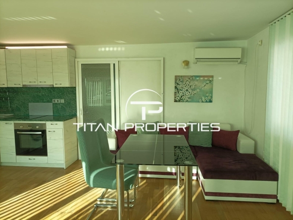 Дава се под наем Двустаен апартамент в Варна, Бриз - 56 кв.м за 350 € - Снимка #1