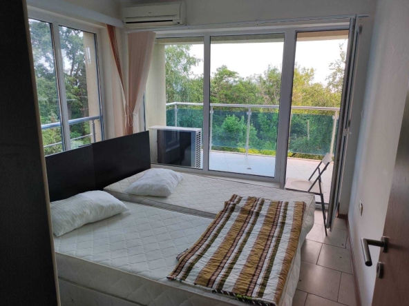 Дава се под наем Двустаен апартамент в Обзор - 60 кв.м за 51 € - Снимка #1