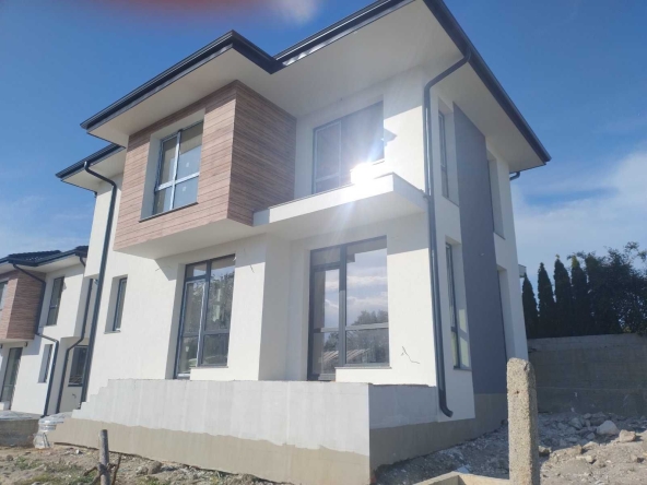 Къща в Варна, м-т Траката - 139 кв.м за 2080 €/кв.м - Снимка #1