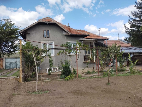 Къща в с. Каменец, Област Плевен - 100 кв.м за 203 €/кв.м - Снимка #1