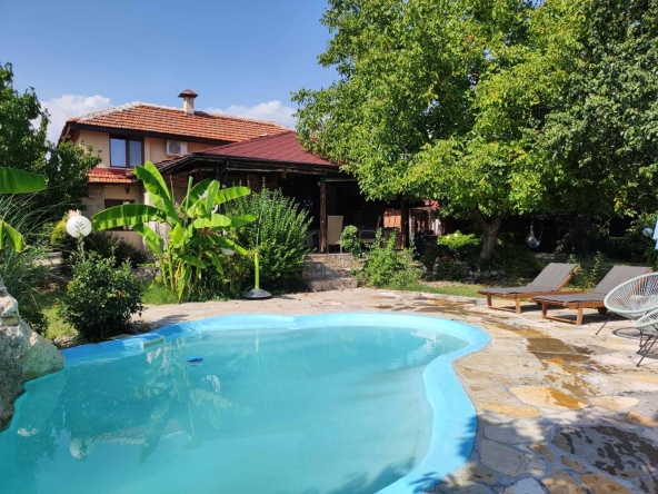 Къща в с. Ефрем, Област Хасково - 170 кв.м за 677 €/кв.м - Снимка #1