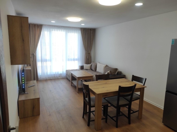 Дава се под наем Двустаен апартамент в Пловдив, Южен - 75 кв.м за 485 € - Снимка #1