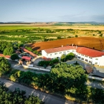 Хотел в с. Гюльовца, Област Бургас - 6842 кв.м за 391 €/кв.м - Снимка #1