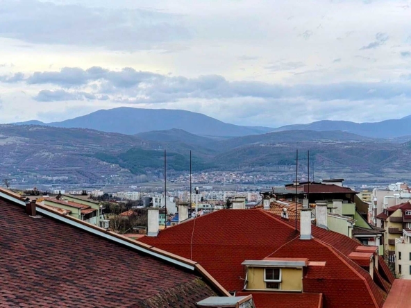 Тристаен апартамент в Благоевград, Еленово 2 - 97 кв.м за 589 €/кв.м - Снимка #1