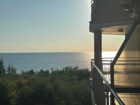 Едностаен апартамент в Бяла - 50 кв.м за 694 €/кв.м - Снимка #1