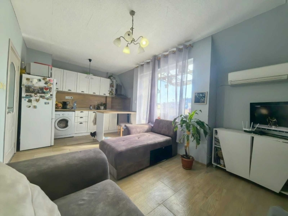 Тристаен апартамент в Варна, Бизнес хотел - 83 кв.м за 2069 €/кв.м - Снимка #1
