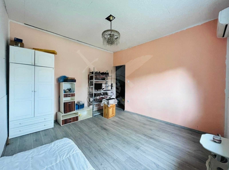 Дава се под наем Тристаен апартамент в София, Център - 70 кв.м за 102 € - Снимка #1