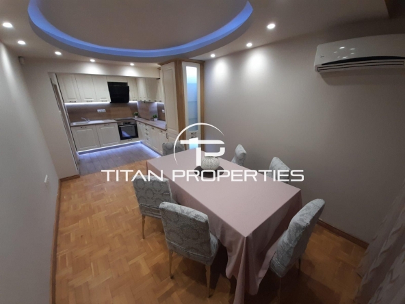 Дава се под наем Четиристаен апартамент в Бургас, Център - 160 кв.м за 1224 € - Снимка #1